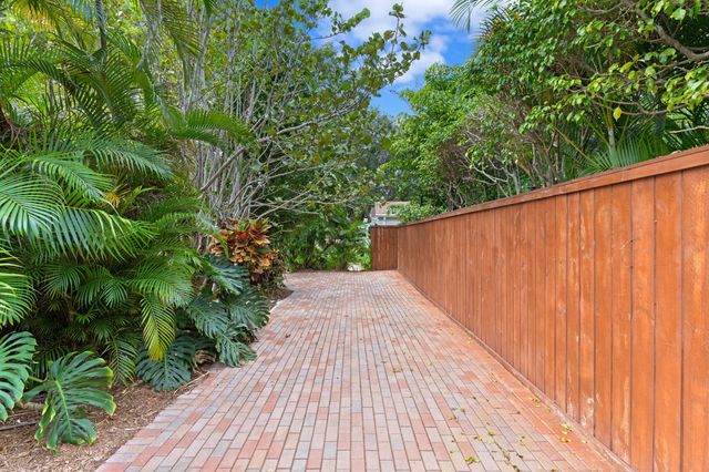 727 Claremore Drive, West Palm Beach, FL 33401