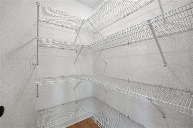 19719 W 195th Place, Spring Hill, KS 66083