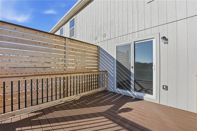 19719 W 195th Place, Spring Hill, KS 66083