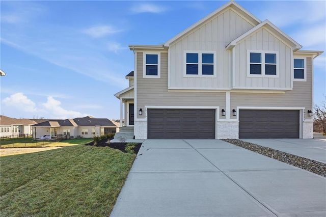 19719 W 195th Place, Spring Hill, KS 66083