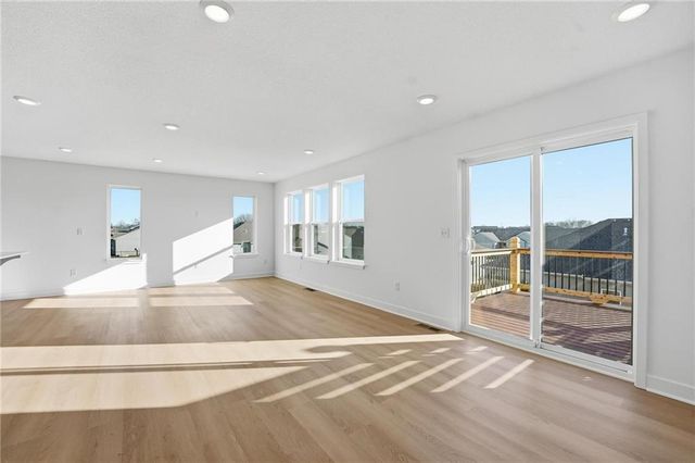 19719 W 195th Place, Spring Hill, KS 66083