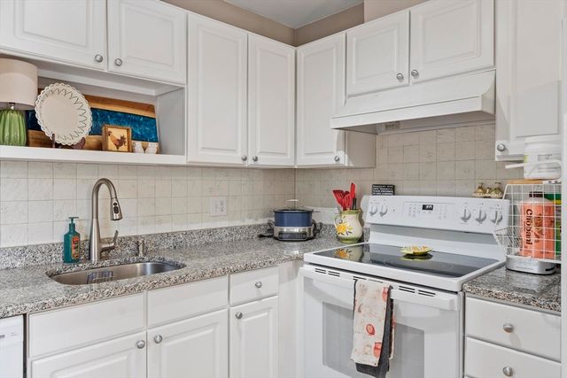 1010 Gazebo Circle 1010, Reading, MA 01867