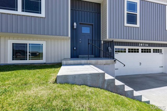 28716 Woodland Heights Drive, Warrenton, MO 63383