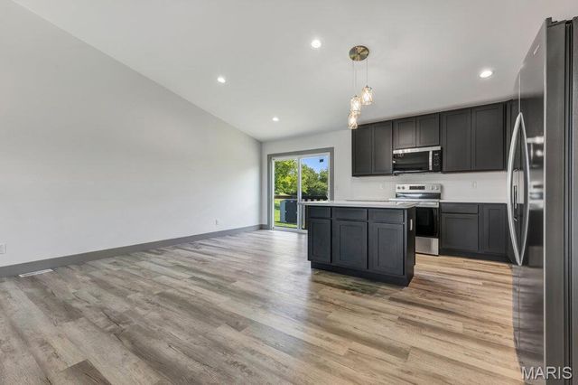 28716 Woodland Heights Drive, Warrenton, MO 63383