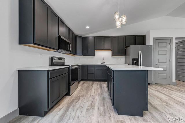 28716 Woodland Heights Drive, Warrenton, MO 63383