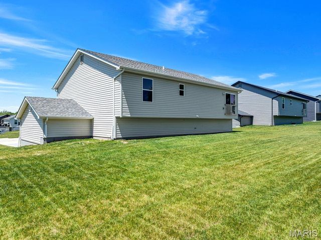 28716 Woodland Heights Drive, Warrenton, MO 63383
