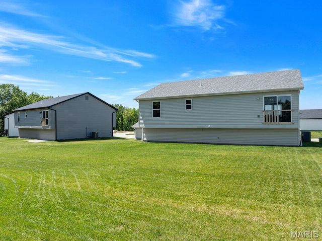 28716 Woodland Heights Drive, Warrenton, MO 63383