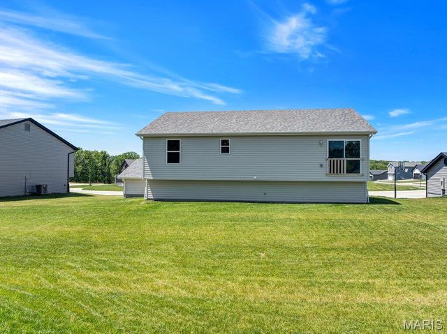 28716 Woodland Heights Drive, Warrenton, MO 63383