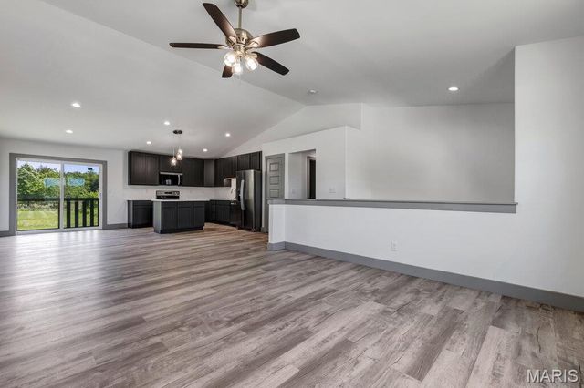 28716 Woodland Heights Drive, Warrenton, MO 63383
