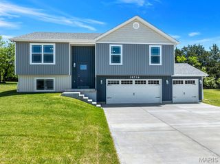 28716 Woodland Heights Drive, Warrenton, MO 63383