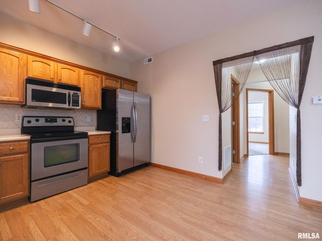 3444 W DORCHESTER Ridge D, Peoria, IL 61604