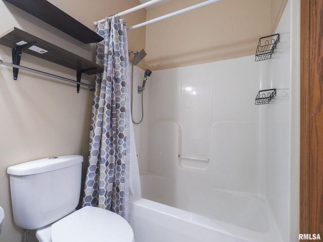 3444 W DORCHESTER Ridge D, Peoria, IL 61604