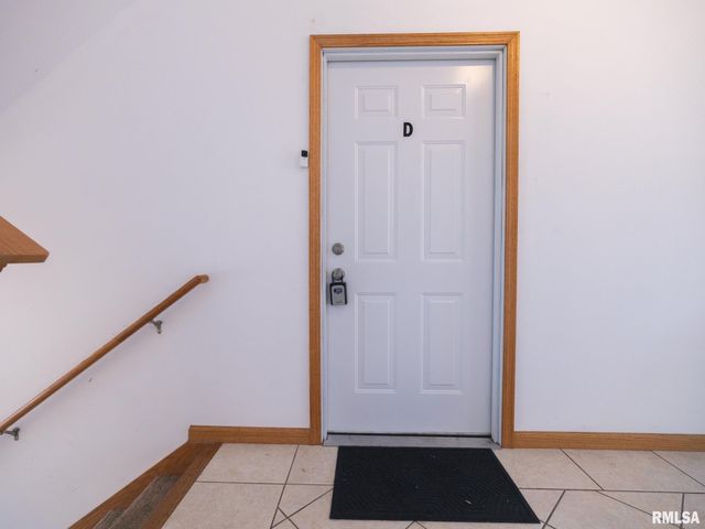 3444 W DORCHESTER Ridge D, Peoria, IL 61604