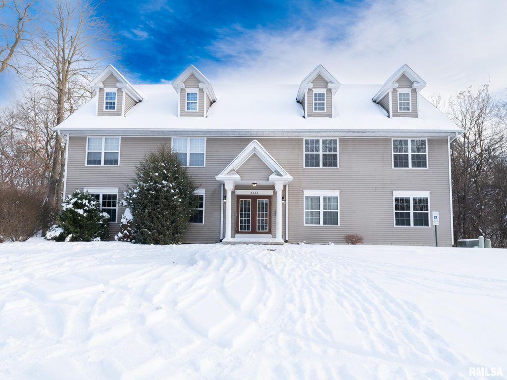 3444 W DORCHESTER Ridge D, Peoria, IL 61604