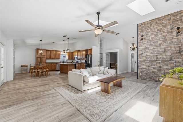 1570 CLUB DRIVE, Tarpon Springs, FL 34689