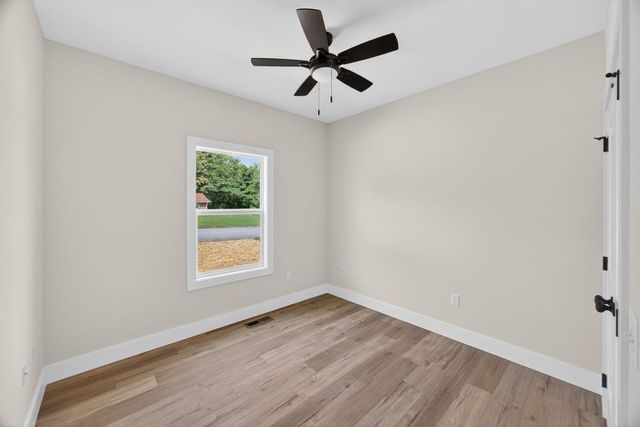 22 Garrett Ave, Cookeville, TN 38501