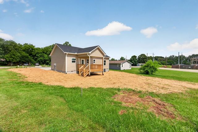 22 Garrett Ave, Cookeville, TN 38501