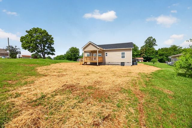 22 Garrett Ave, Cookeville, TN 38501