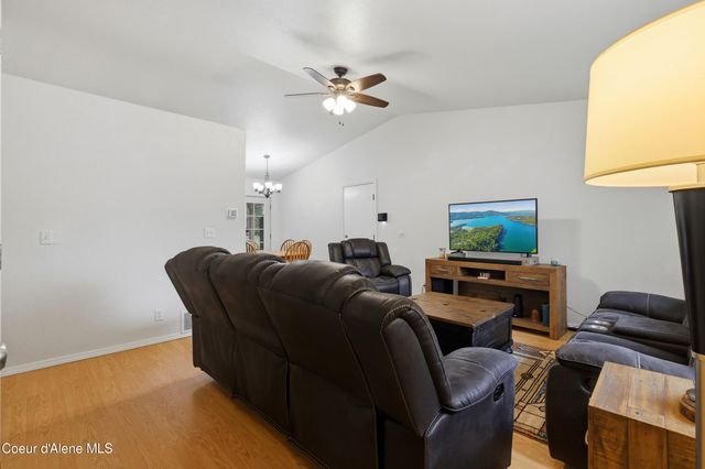 8208 W Arizona St, Rathdrum, ID 83858