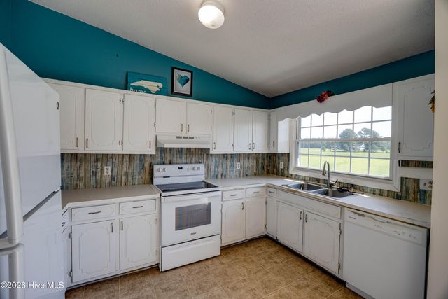 682 Cherry Road, Washington, NC 27889