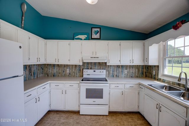 682 Cherry Road, Washington, NC 27889