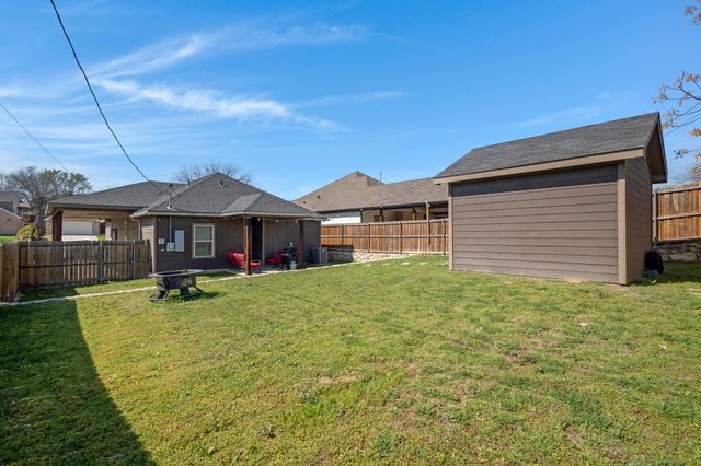 3010 Mckinley Avenue, Fort Worth, TX 76106