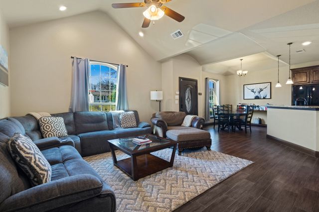 3010 Mckinley Avenue, Fort Worth, TX 76106