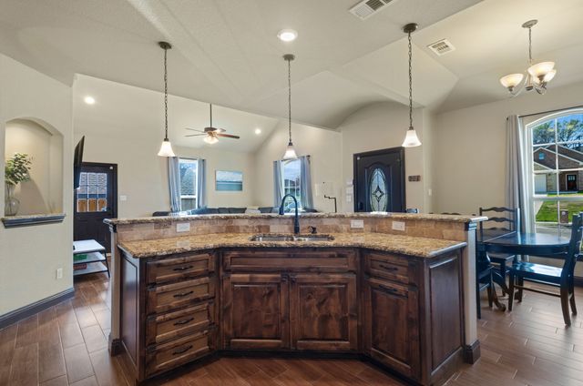 3010 Mckinley Avenue, Fort Worth, TX 76106