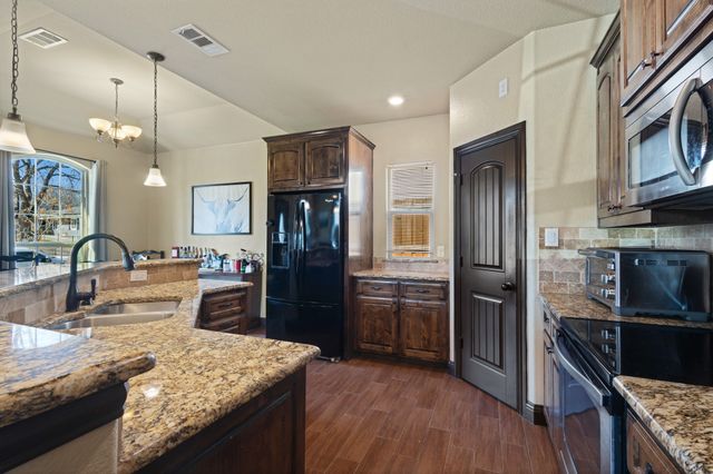 3010 Mckinley Avenue, Fort Worth, TX 76106