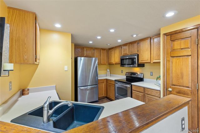 2077 E Phillips Place, Centennial, CO 80122