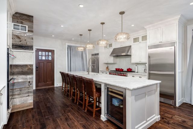 4334 N Kenmore Avenue, Chicago, IL 60613