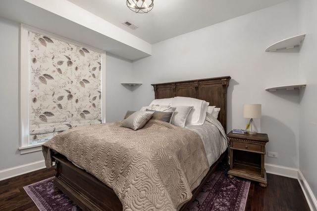 4334 N Kenmore Avenue, Chicago, IL 60613