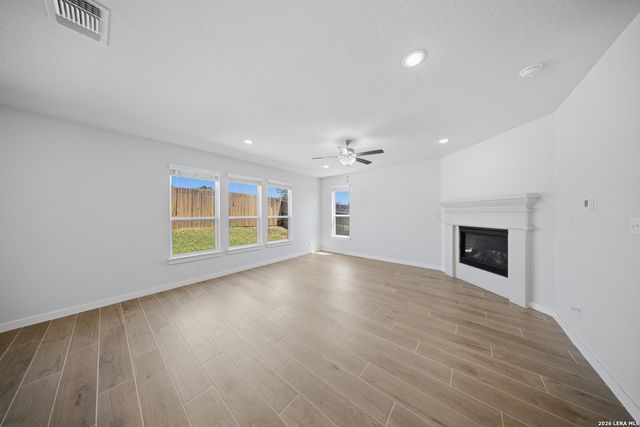 8007 Chasemont Ct, Converse, TX 78109