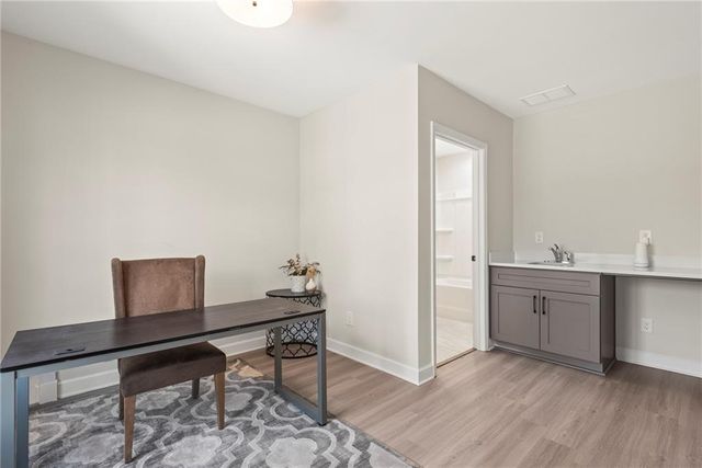 1965 Hollywood NW Road 19, Atlanta, GA 30318