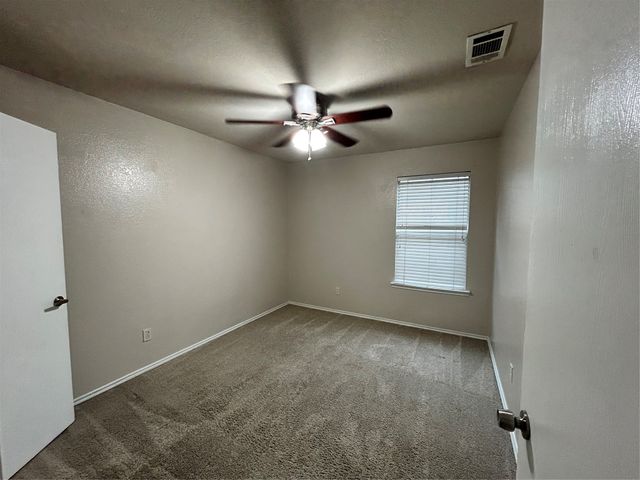 10445 Hideaway Trail, Fort Worth, TX 76131