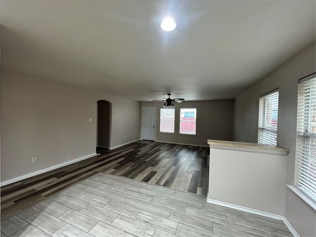 10445 Hideaway Trail, Fort Worth, TX 76131
