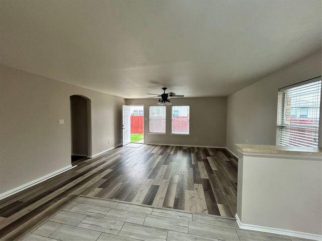 10445 Hideaway Trail, Fort Worth, TX 76131