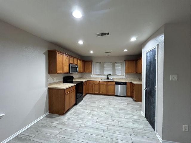 10445 Hideaway Trail, Fort Worth, TX 76131
