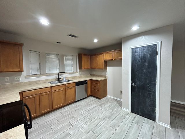 10445 Hideaway Trail, Fort Worth, TX 76131