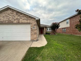 10445 Hideaway Trail, Fort Worth, TX 76131