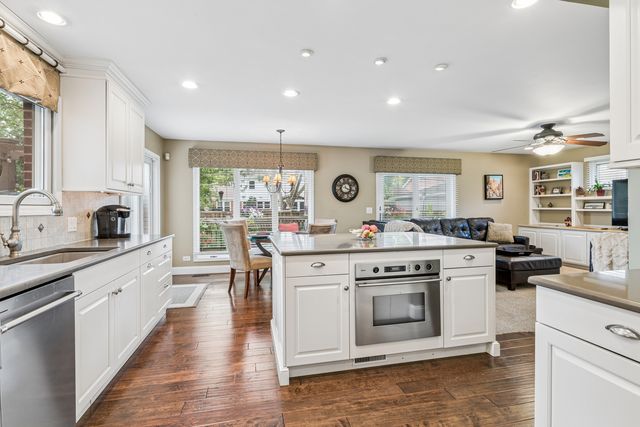 1705 Glenview Avenue, Park Ridge, IL 60068