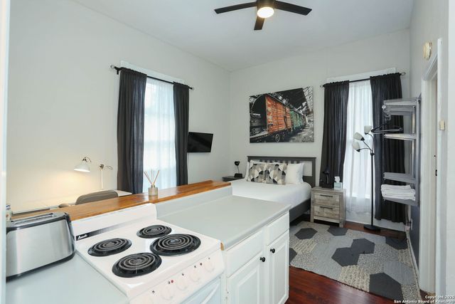 1712 N Pine, San Antonio, TX 78208