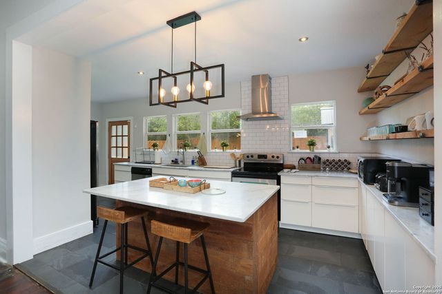 1712 N Pine, San Antonio, TX 78208