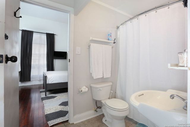 1712 N Pine, San Antonio, TX 78208