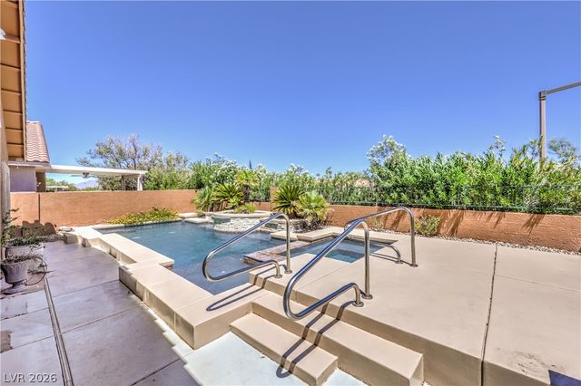800 Royal Elm Lane, Las Vegas, NV 89144