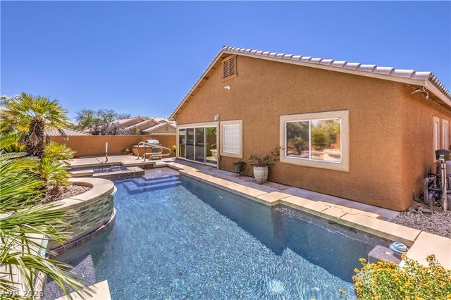 800 Royal Elm Lane, Las Vegas, NV 89144