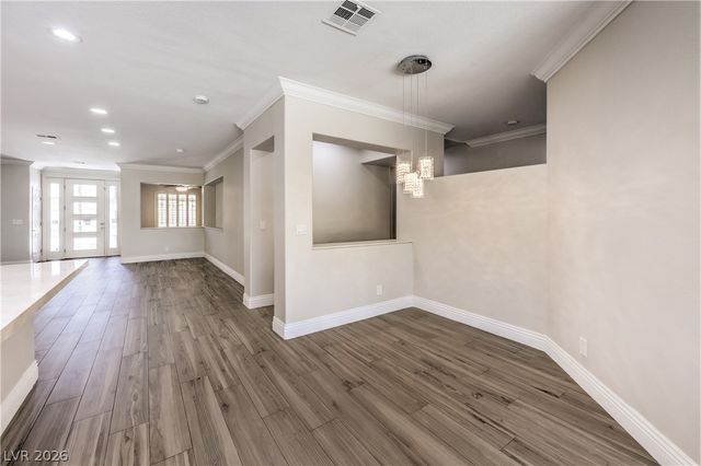 800 Royal Elm Lane, Las Vegas, NV 89144