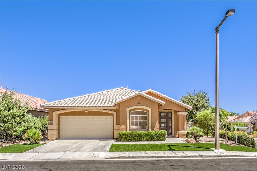800 Royal Elm Lane, Las Vegas, NV 89144