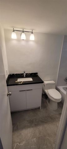 4165 SW 67th Ave 112B, Davie, FL 33314