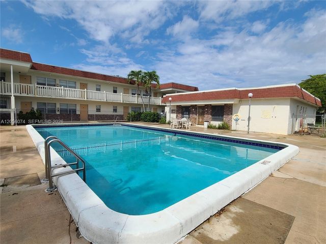 4165 SW 67th Ave 112B, Davie, FL 33314